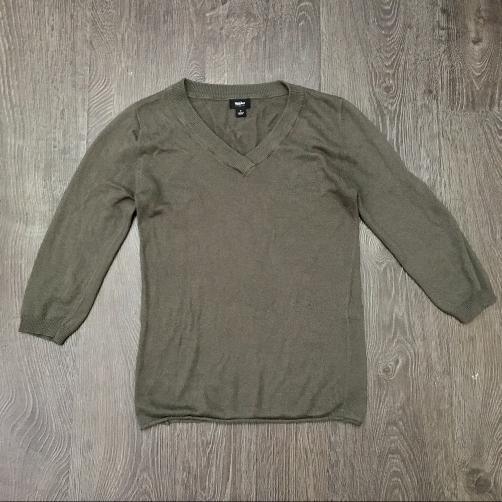 Gray vneck sweater